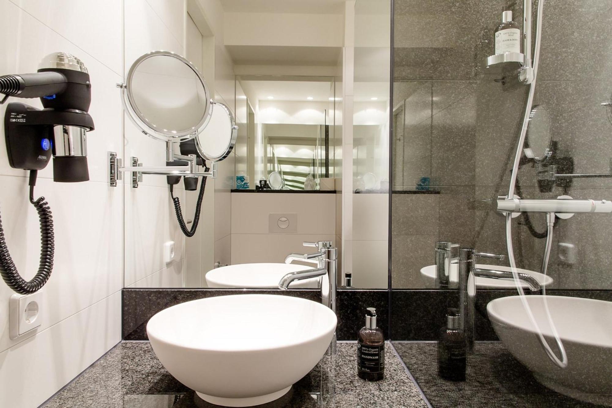 Motel One Amsterdam-Waterlooplein Экстерьер фото