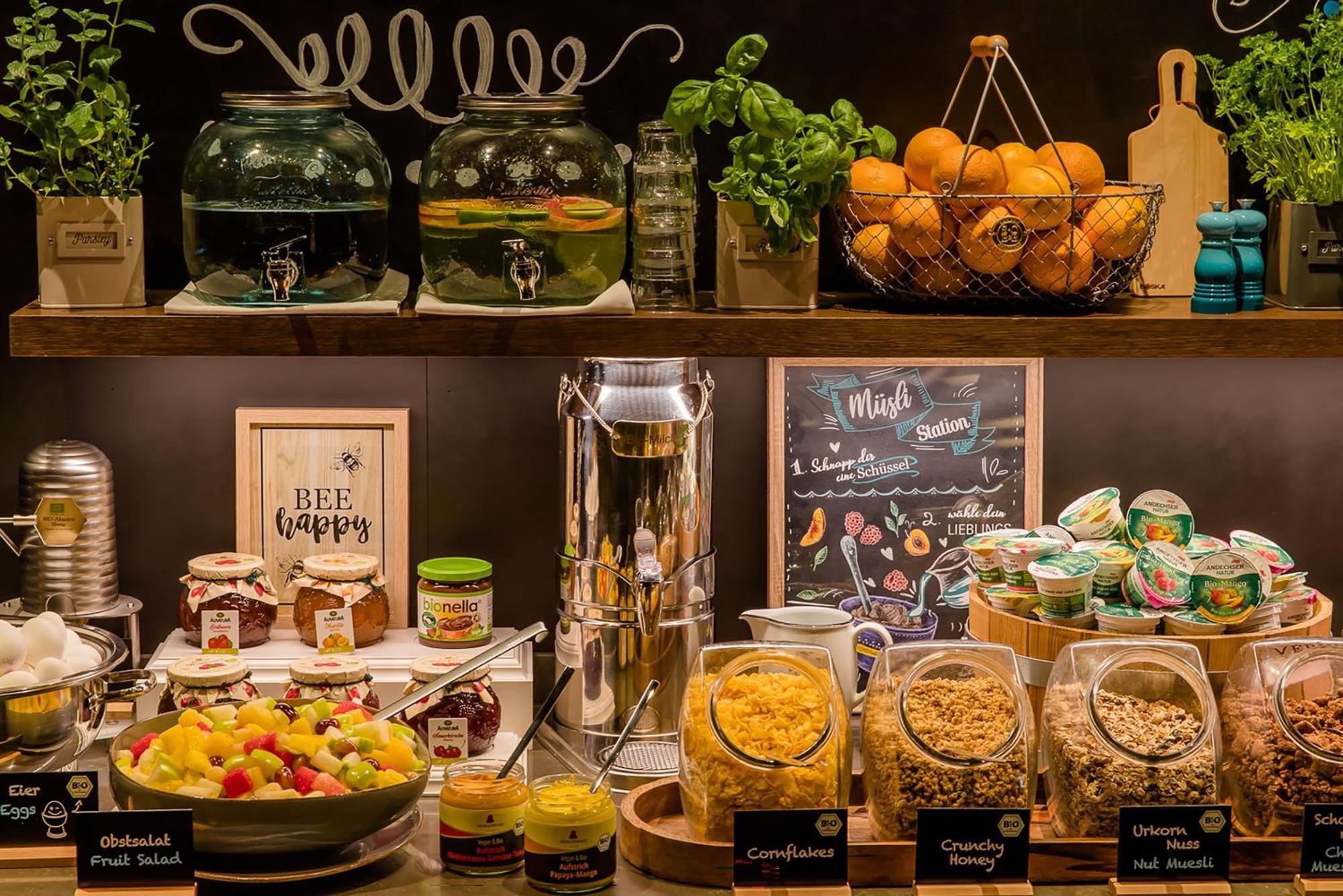 Motel One Amsterdam-Waterlooplein Экстерьер фото
